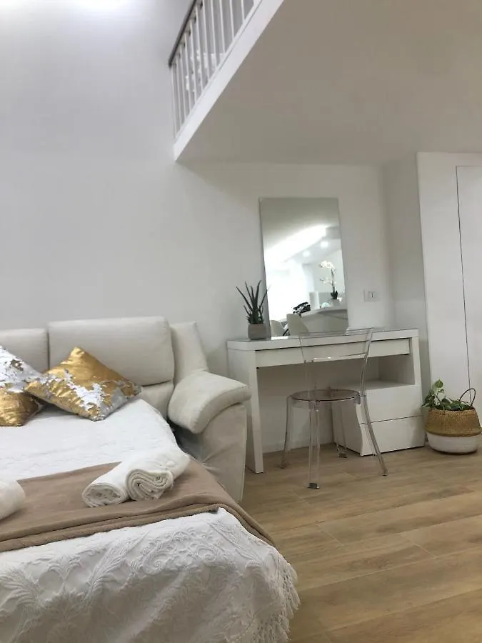 Modern Mini Loft Apartment Roma